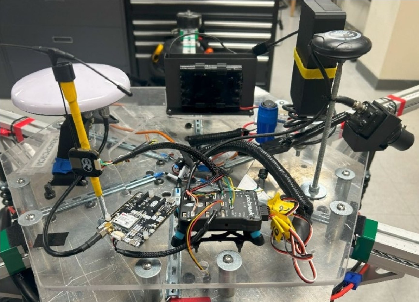 Flight electronics on the center plate